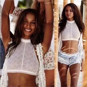 VS Secret High Neck Halter Lace Bralette, SZ S , Cream/Tan  Gorgeous 💕💕💕💕